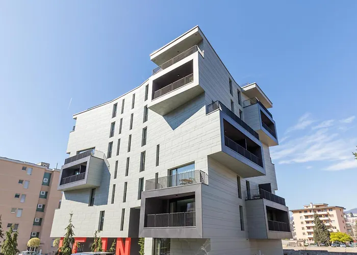 Icon H - Luxury Suites & Apartments