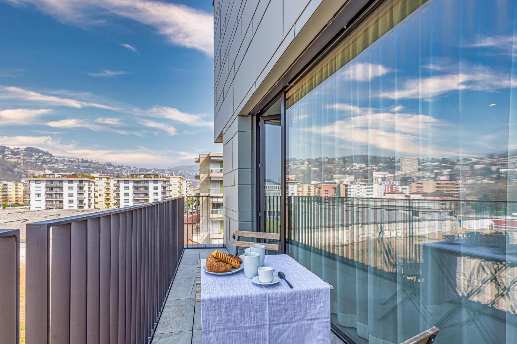 Icon H - Luxury & Lugano