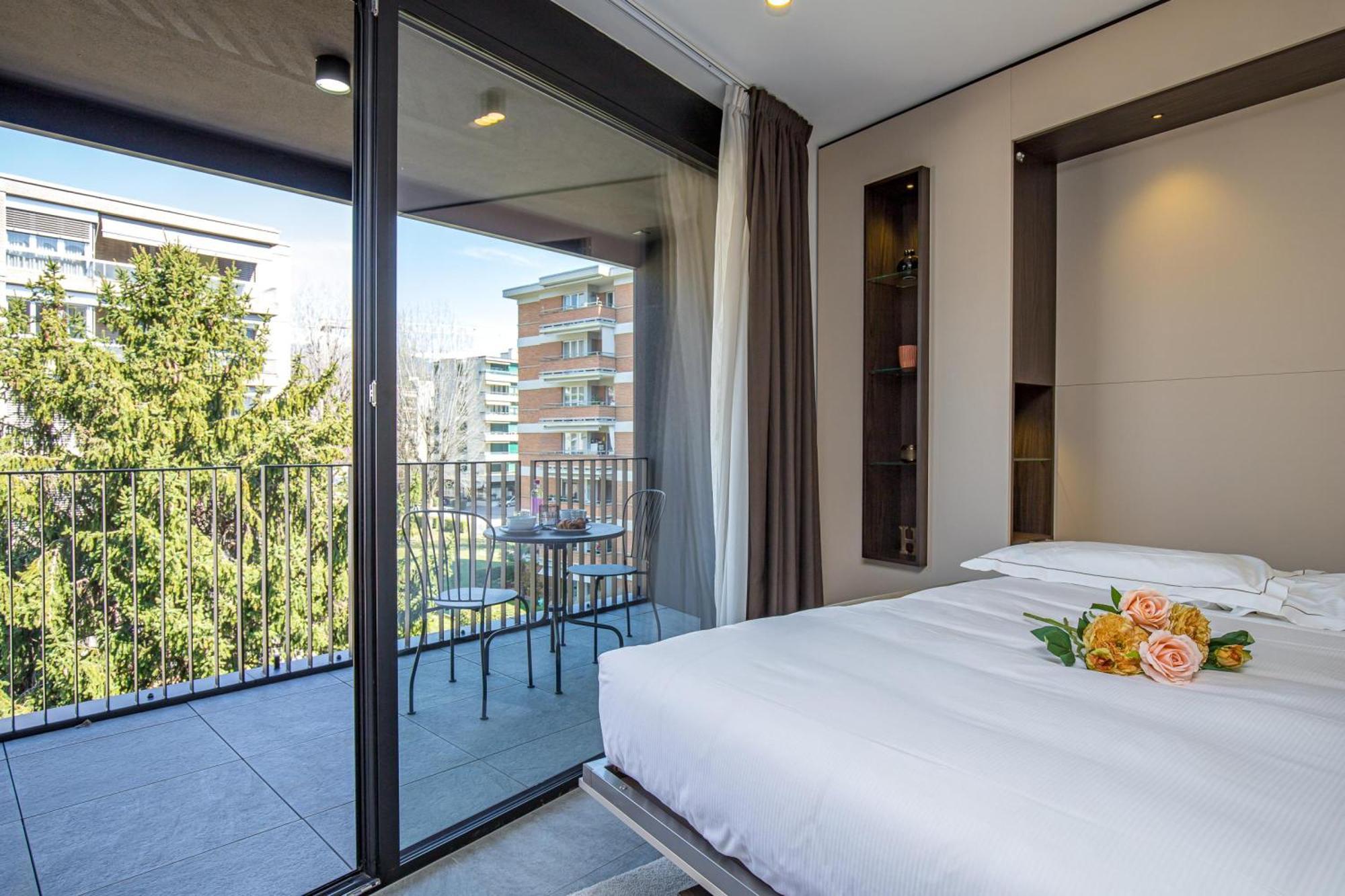 Icon H - Luxury & * Lugano